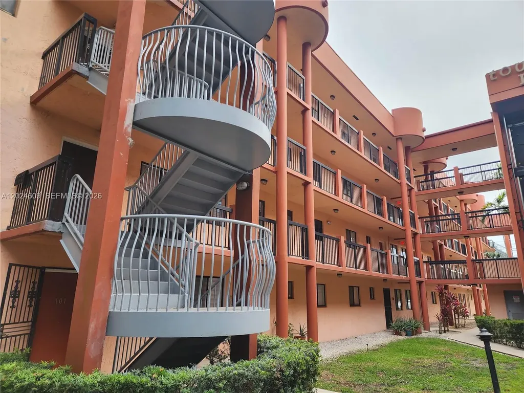 5350 W 21st Court Hialeah FL 33016