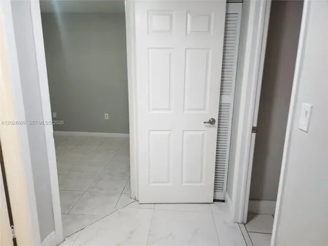 5350 W 21st Court Hialeah FL 33016