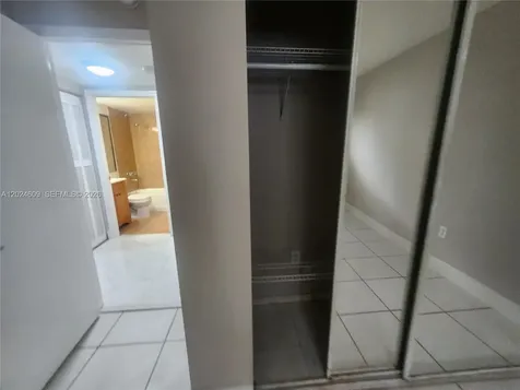 5350 W 21st Court Hialeah FL 33016