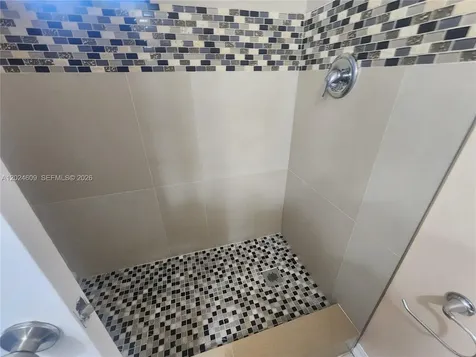 5350 W 21st Court Hialeah FL 33016