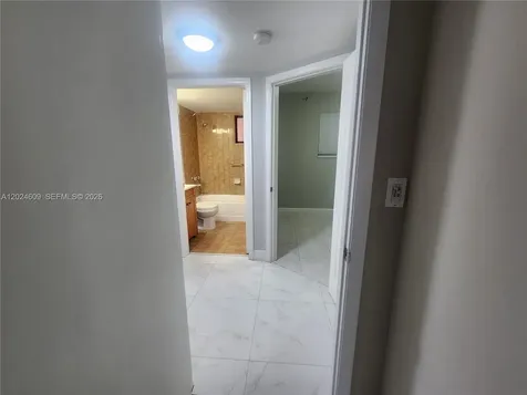 5350 W 21st Court Hialeah FL 33016