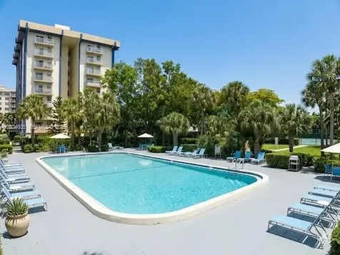 4550 NW 9th Street Miami FL 33126
