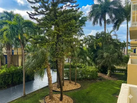 4550 NW 9th Street Miami FL 33126