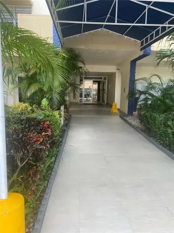 4550 NW 9th Street Miami FL 33126