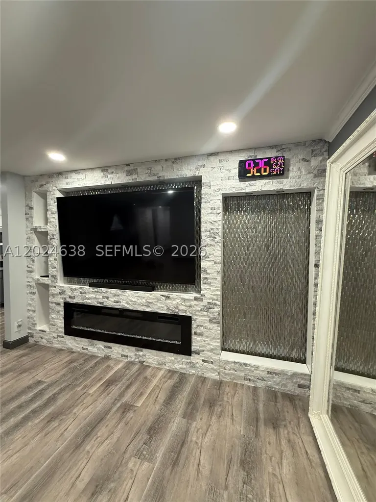5300 Washington Street Hollywood FL 33021