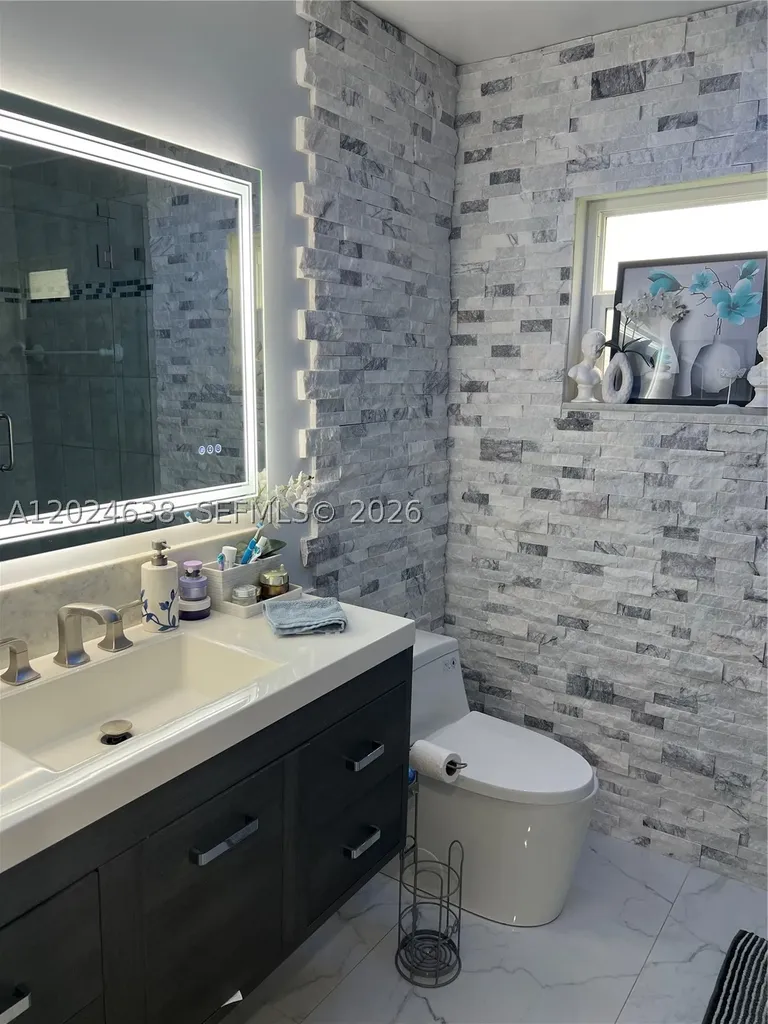 5300 Washington Street Hollywood FL 33021