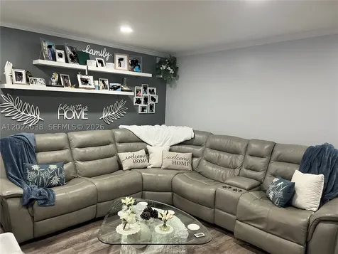 5300 Washington Street Hollywood FL 33021