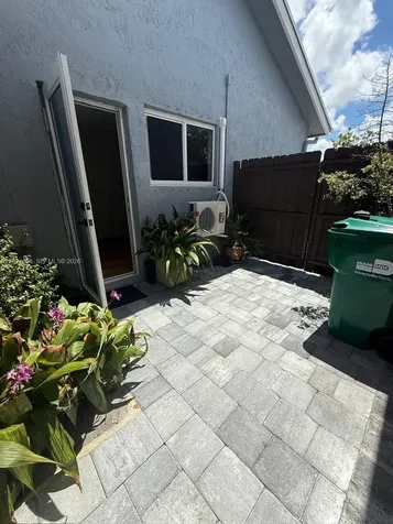 531 SW 89th Court Miami FL 33174