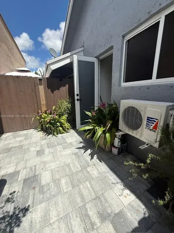 531 SW 89th Court Miami FL 33174