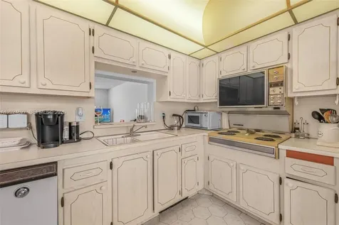 500 NE 12th Avenue Hallandale Beach FL 33009