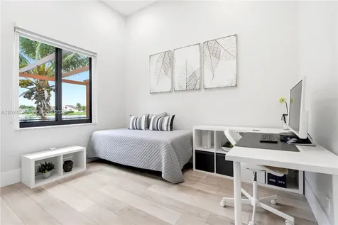 16460 NW 12th Street Pembroke Pines FL 33028