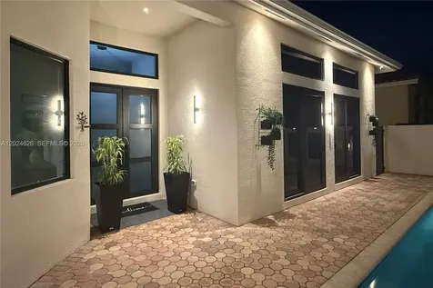 16460 NW 12th Street Pembroke Pines FL 33028