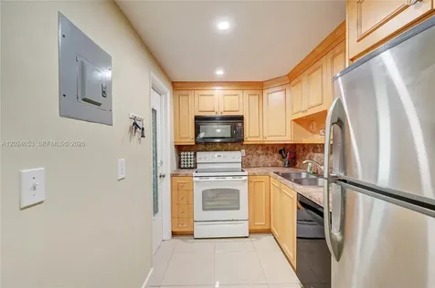 1040 SE 4th Avenue Deerfield Beach FL 33441