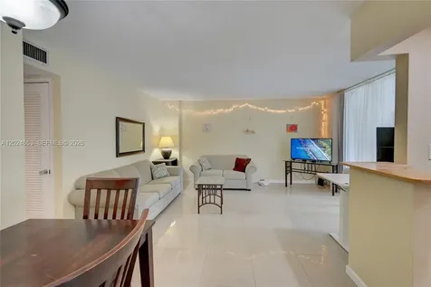 1040 SE 4th Avenue Deerfield Beach FL 33441