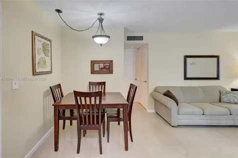 1040 SE 4th Avenue Deerfield Beach FL 33441