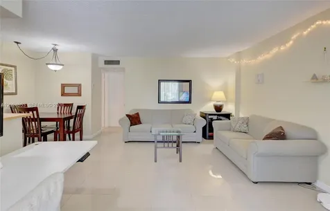 1040 SE 4th Avenue Deerfield Beach FL 33441