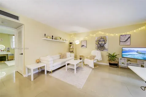 1040 SE 4th Avenue Deerfield Beach FL 33441