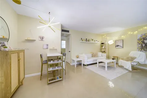 1040 SE 4th Avenue Deerfield Beach FL 33441
