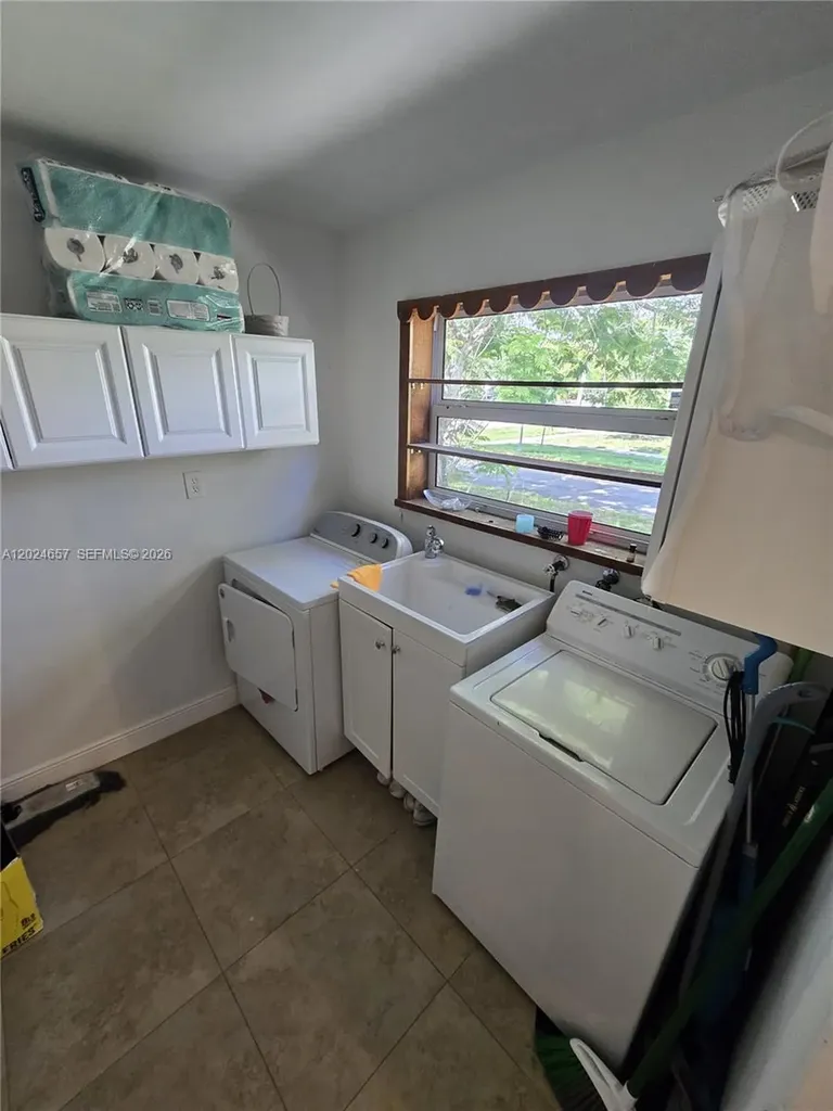 3619 W Park Road Hollywood FL 33021
