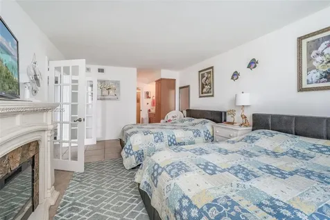 Hallandale Beach FL 33009