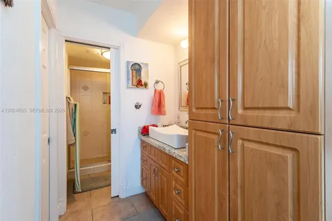 Hallandale Beach FL 33009