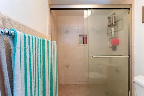Hallandale Beach FL 33009