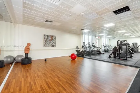 Hallandale Beach FL 33009