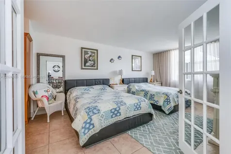 Hallandale Beach FL 33009