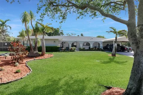 8825 SW 185th Terrace Cutler Bay FL 33157