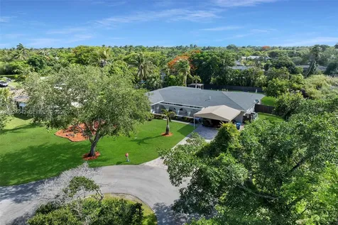 8825 SW 185th Terrace Cutler Bay FL 33157