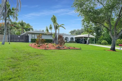 8825 SW 185th Terrace Cutler Bay FL 33157