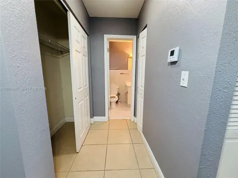 2040 NW 89th Avenue Pembroke Pines FL 33028