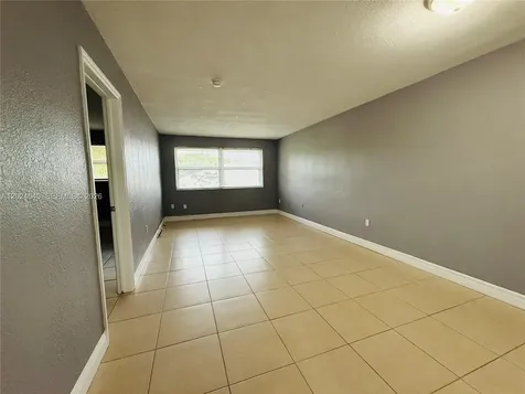 2040 NW 89th Avenue Pembroke Pines FL 33028