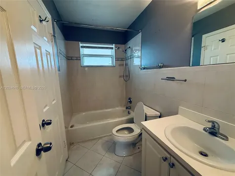 2040 NW 89th Avenue Pembroke Pines FL 33028