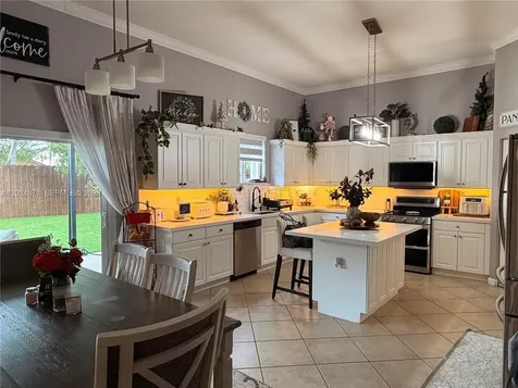 2116 NE 38th Road Homestead FL 33033