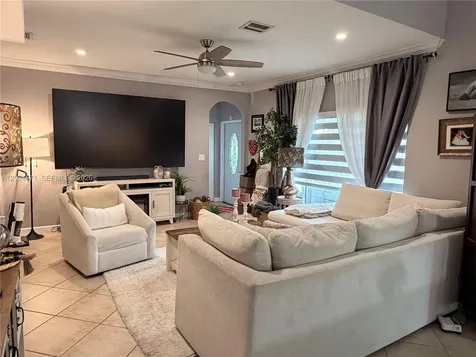 2116 NE 38th Road Homestead FL 33033