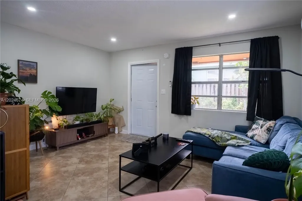 813 SW 29th Street Fort Lauderdale FL 33315