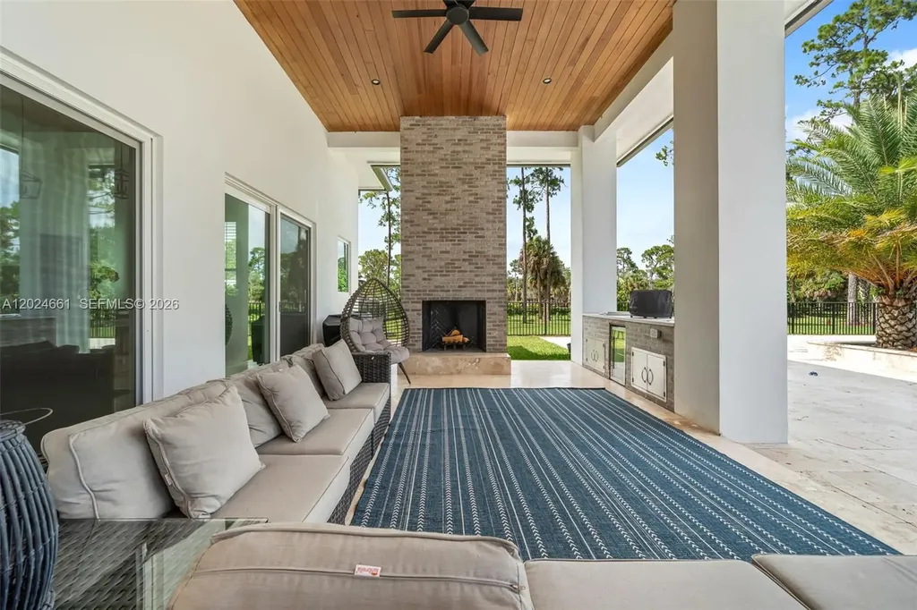2798 Palm Deer Drive Loxahatchee FL 33470