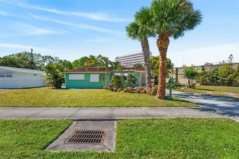 5931 NE 1st Avenue Oakland Park FL 33334