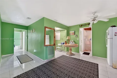 5931 NE 1st Avenue Oakland Park FL 33334
