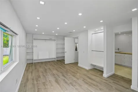 1081 NE 166th Street North Miami Beach FL 33162