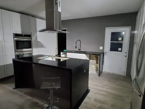 1081 NE 166th Street North Miami Beach FL 33162