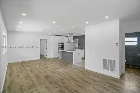 1081 NE 166th Street North Miami Beach FL 33162