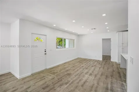 1081 NE 166th Street North Miami Beach FL 33162