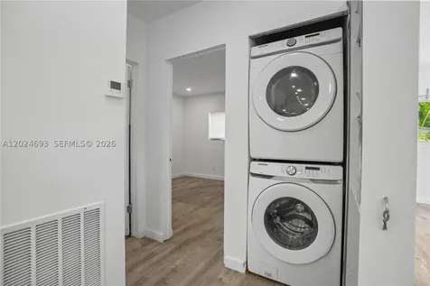 1081 NE 166th Street North Miami Beach FL 33162