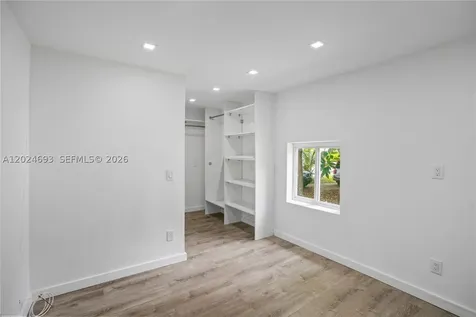 1081 NE 166th Street North Miami Beach FL 33162