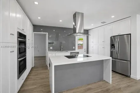 1081 NE 166th Street North Miami Beach FL 33162