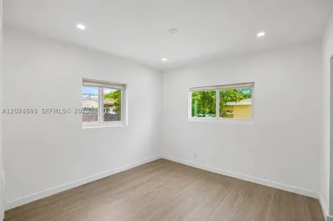 1081 NE 166th Street North Miami Beach FL 33162