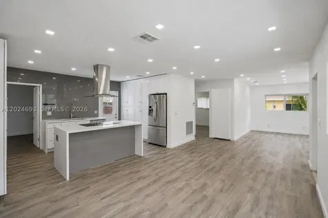 1081 NE 166th Street North Miami Beach FL 33162