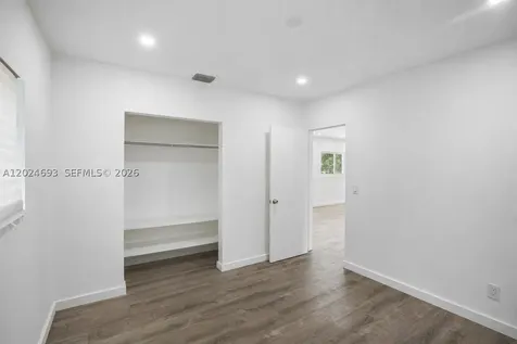 1081 NE 166th Street North Miami Beach FL 33162